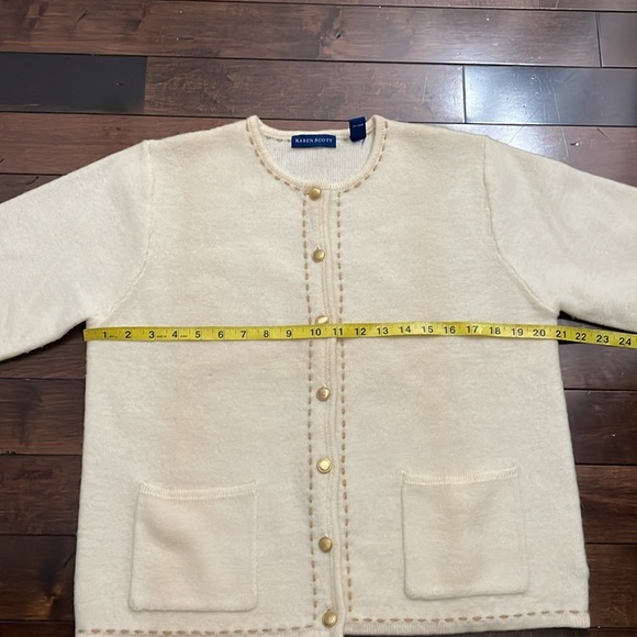 Karen Scott 100% wool cardigan sweater Cream Gold tone buttons Size M Classy - Picture 6 of 11